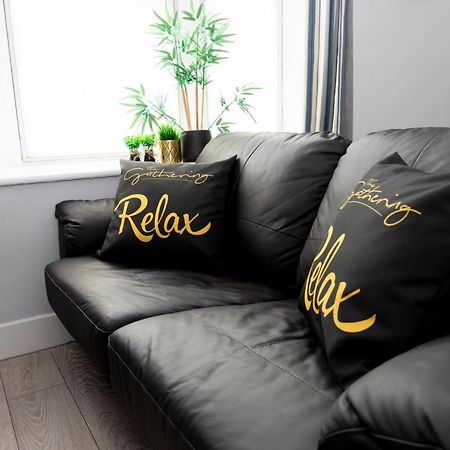 Wrexham Central Stay Apartment Seven Bagian luar foto