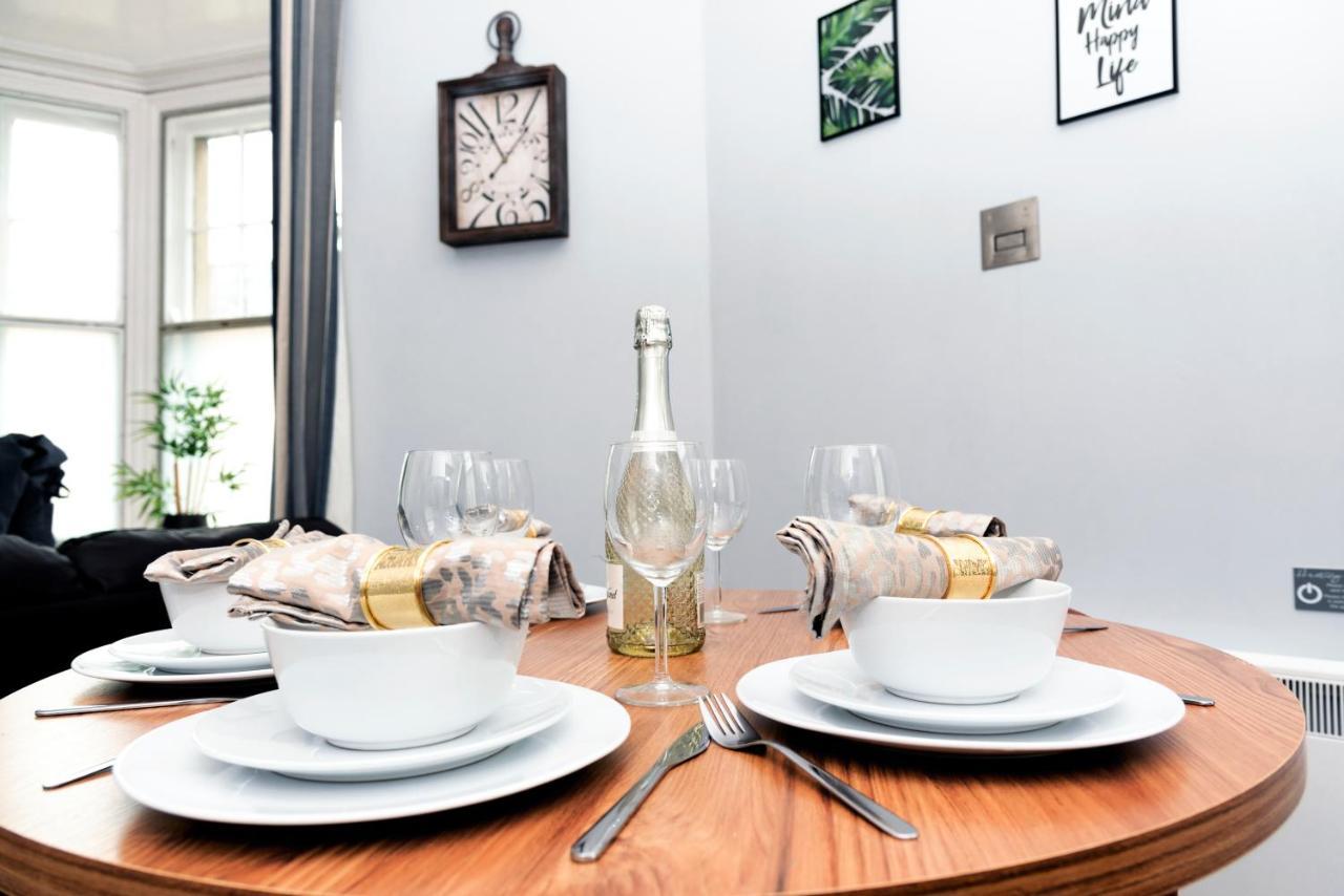 Wrexham Central Stay Apartment Seven Bagian luar foto