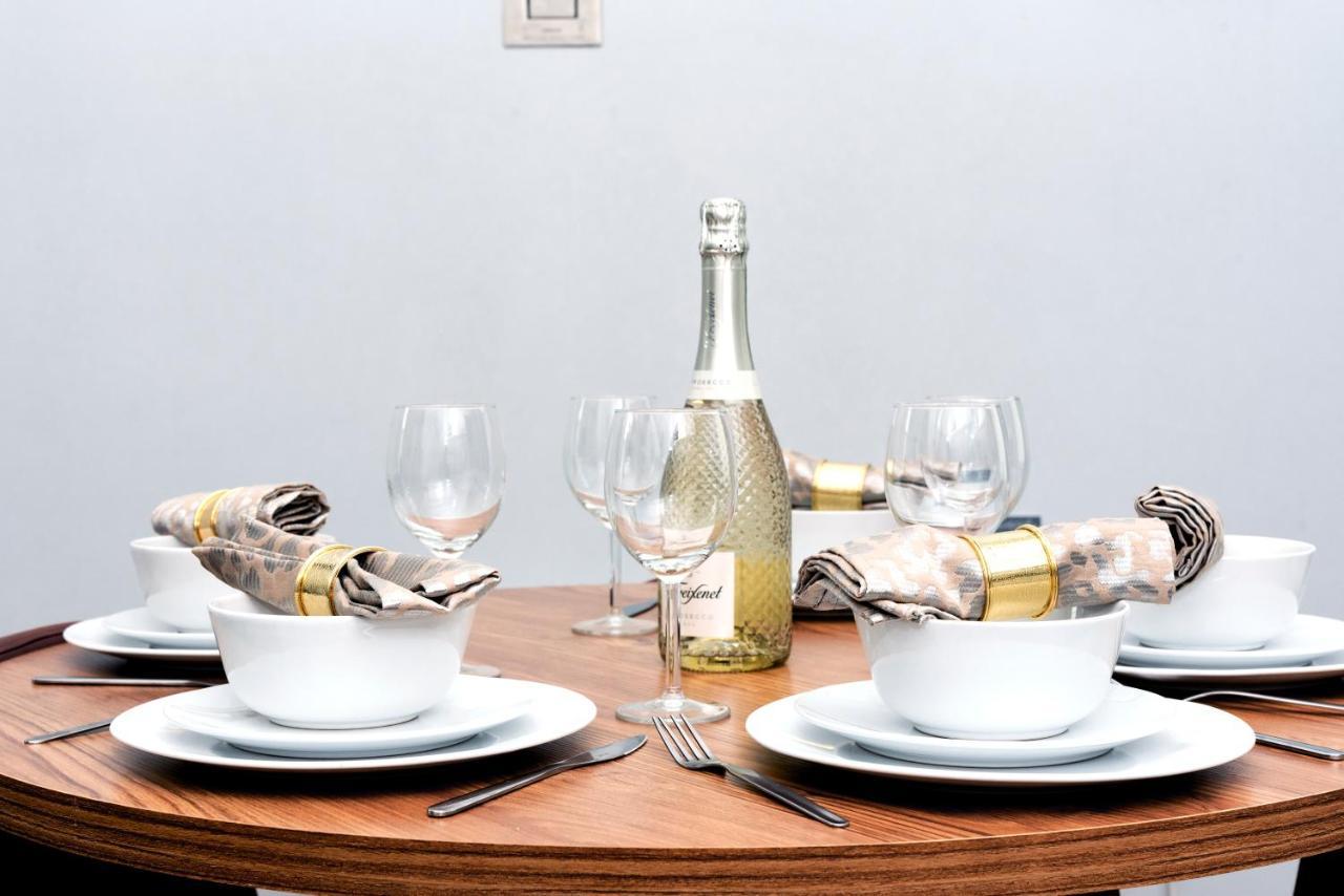 Wrexham Central Stay Apartment Seven Bagian luar foto
